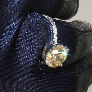 925 Sterling Silver Royal Engagement Pale Canary Cz Ring Carat Weight: 4.01 (ct)